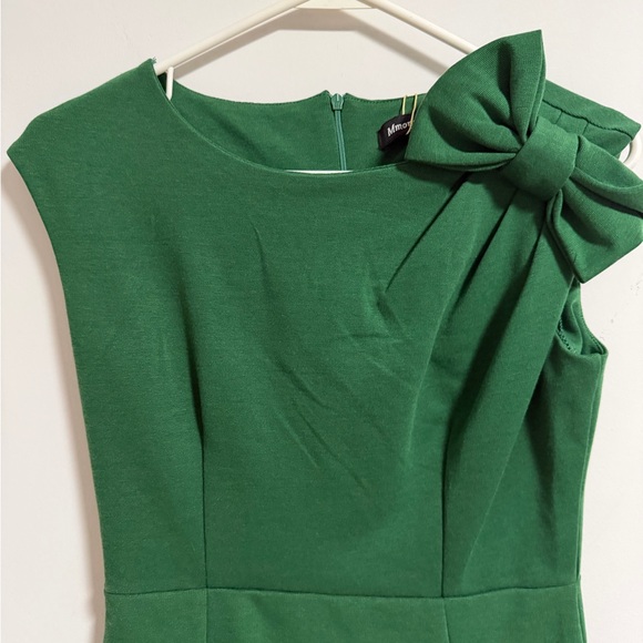 Elegant Green Midi Dress with Bow Detail - Picture 6 of 14